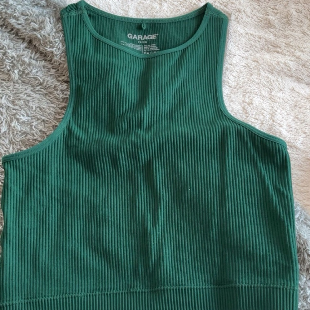 Garage tank in green